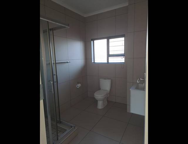 2 BEDROOM PROPERTY TO RENT IN LILIANTON